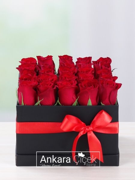 Kutuda Kırmızı Güller
